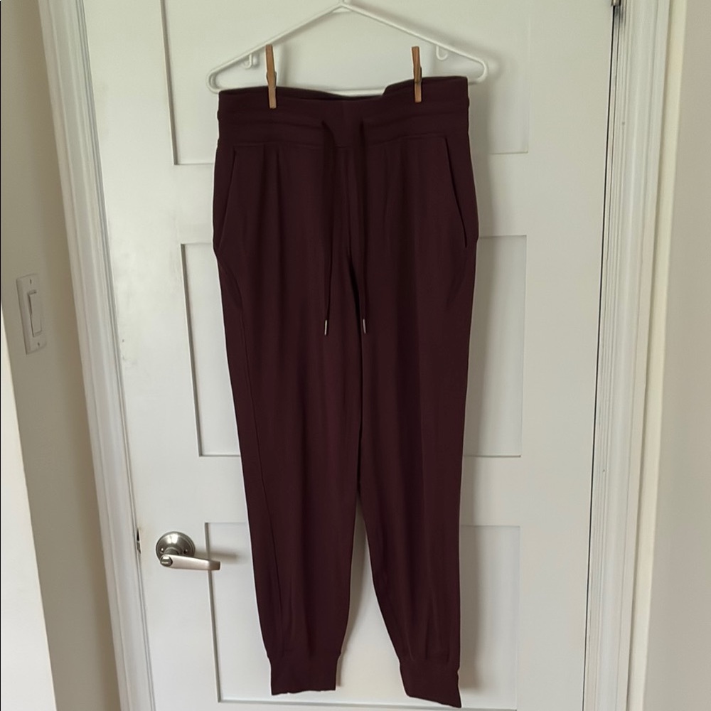 LuLuLemon RuLu joggers  burgandy NWOT cuffed and elastic waistband